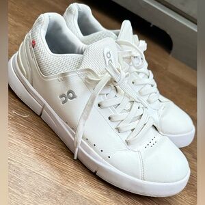 On THE ROGER Advantage White Leather Tennis Shoes Sneakers Mens  Size 8.5